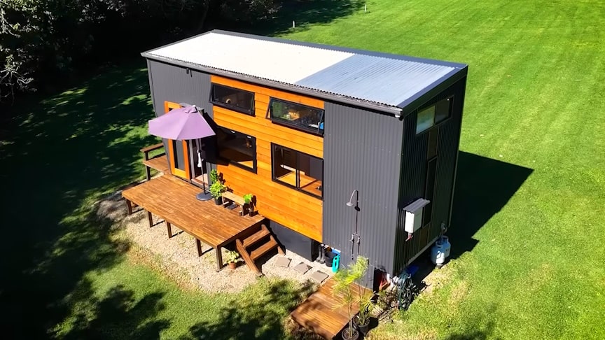 Stavba jejího malého domu byla dosud největším dobrodružstvím této neohrožené spisovatelky